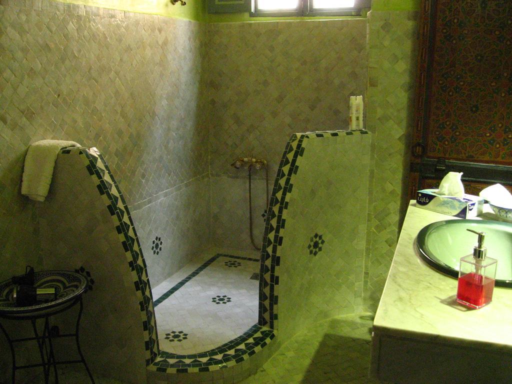 Riad Dar Cordoba Fes Luaran gambar